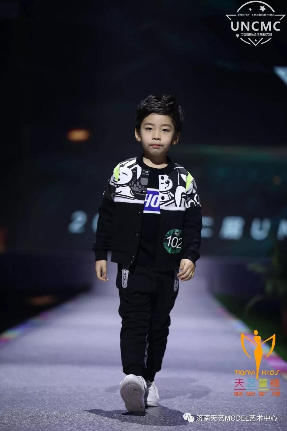 张佳睿1.jpg