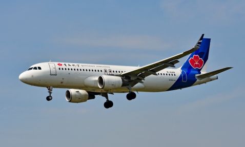 青岛航空.jpg